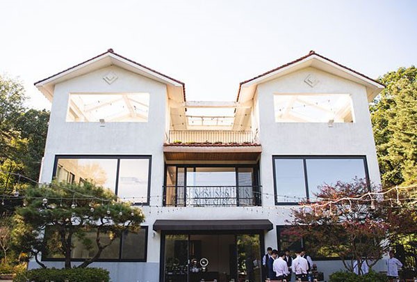 ���̽�����